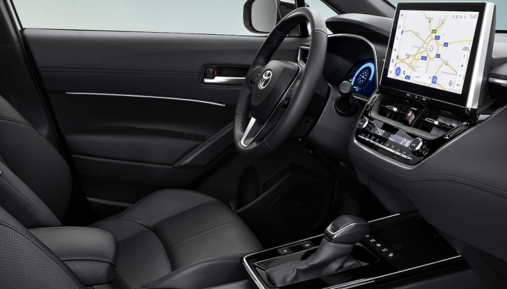 Toyota Corolla Cross, interni rinnovati con più comfort e tecnologia - Foto 9 di 11