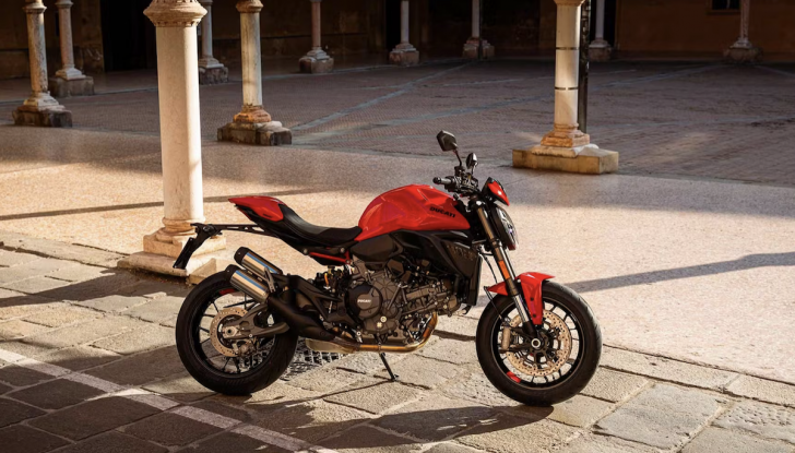Ducati Monster 2026, rivoluzione totale: nuovo V2 e tecnologia da superbike - Foto 4 di 7