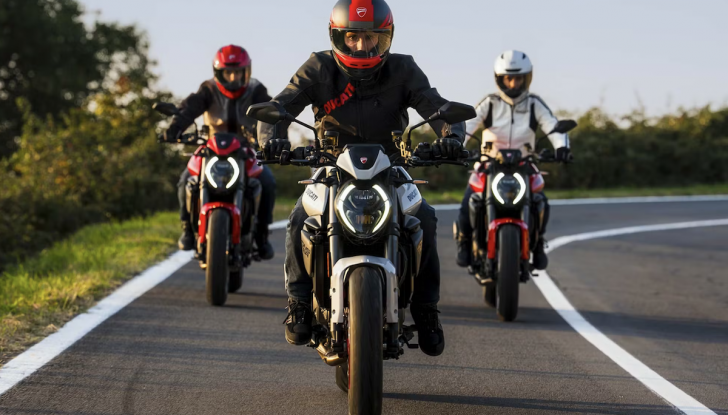 Ducati Monster 2026, rivoluzione totale: nuovo V2 e tecnologia da superbike - Foto 5 di 7