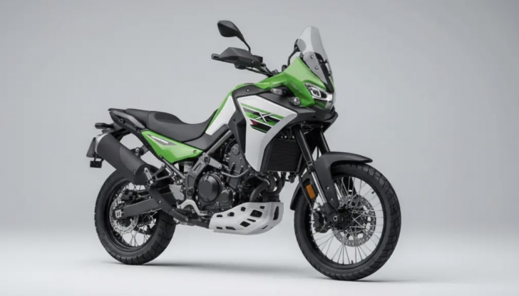 Kawasaki KLE 500: il ritorno della crossover da rallye è pronto al debutto - Foto 1 di 4