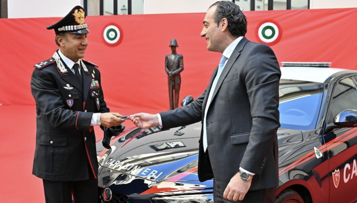 Maserati McPura e Giulia Quadrifoglio: le nuove supercar dei Carabinieri - Foto 3 di 10