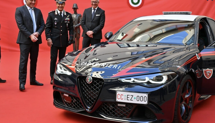 Maserati McPura e Giulia Quadrifoglio: le nuove supercar dei Carabinieri - Foto 6 di 10