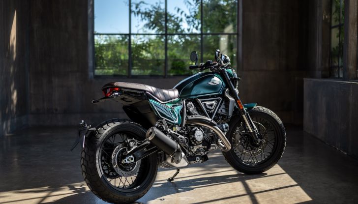 Nuova livrea Emerald Green per Nightshift, l’icona post-heritage della famiglia Scrambler - Foto 2 di 6