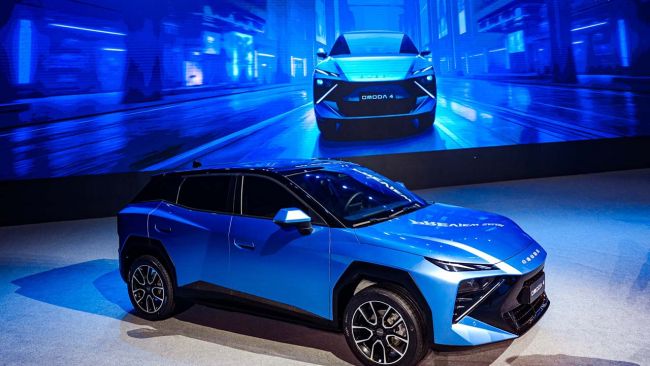 Omoda 4 2025: presentato il nuovo crossover compatto cinese, debutto in Europa nel 2026