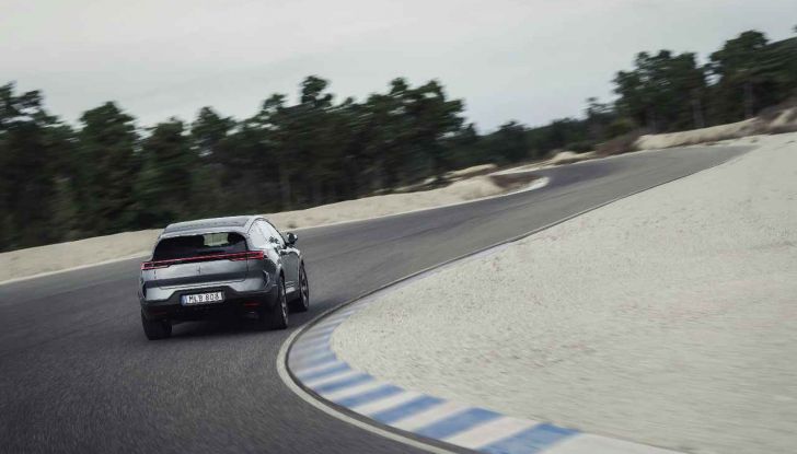 Polestar 3 Model Year 2026: nuova architettura a 800 Volt e ricarica più veloce - Foto 19 di 21