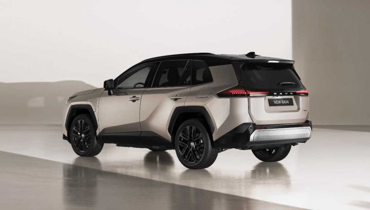 Toyota RAV4 2025: via agli ordini in Italia, gamma e listino - Foto 3 di 12