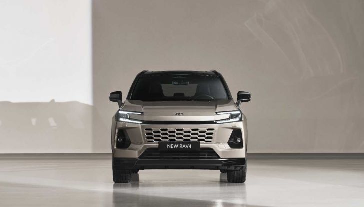 Toyota RAV4 2025: via agli ordini in Italia, gamma e listino - Foto 4 di 12