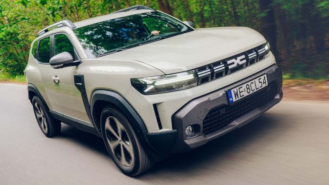 Dacia Duster Model Year 2026: nuove motorizzazioni ibride e aggiornamenti di gamma