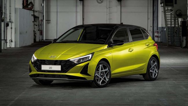 Hyundai i20 2026: la compatta di segmento B evolve con nuovo motore 1.0 T-GDi e gamma semplificata