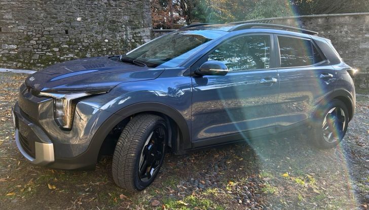 Kia Stonic 2026 prova su strada, motori e prezzi - Foto 3 di 13