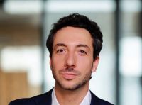 Nuova guida per la mobilità: cosa cambia per gli automobilisti con Air-Connected Mobility e Fit2You Broker