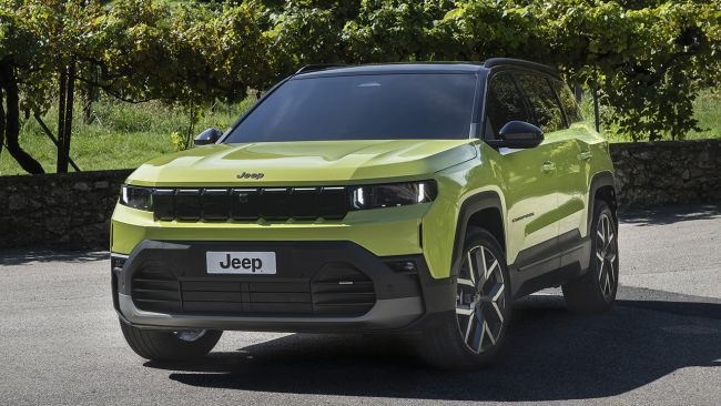 Jeep Compass 2026: le versioni e-Hybrid Plug-In e 4xe svelate al Salone di Bruxelles