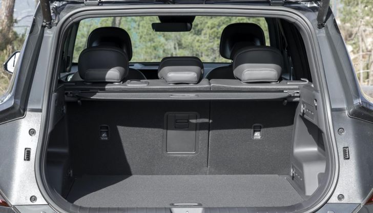 Kia EV5 2026 prova su strada, prestazioni e prezzi - Foto 4 di 12