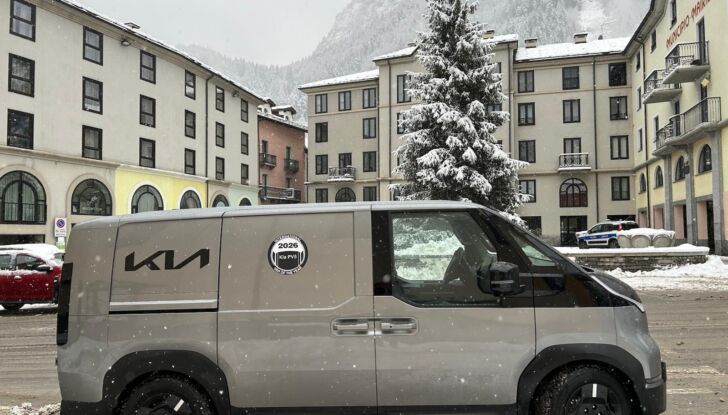 Kia PV5, prova su strada del nuovo van elettrico - Foto 4 di 14
