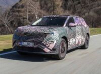 Skoda Peaq 2026: nuovo SUV elettrico con sette posti e autonomia di 600 km