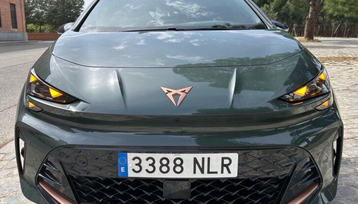 Nuova Cupra Born prova su strada, prestazioni e prezzi - Foto 11 di 12