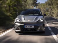 Cupra Raval 2026: nuova versione Edge da 27.000 euro e autonomia fino a 328 km