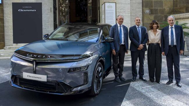 Lancia Gamma 2026: motori, interni, dimensioni e caratteristiche della nuova ammiraglia