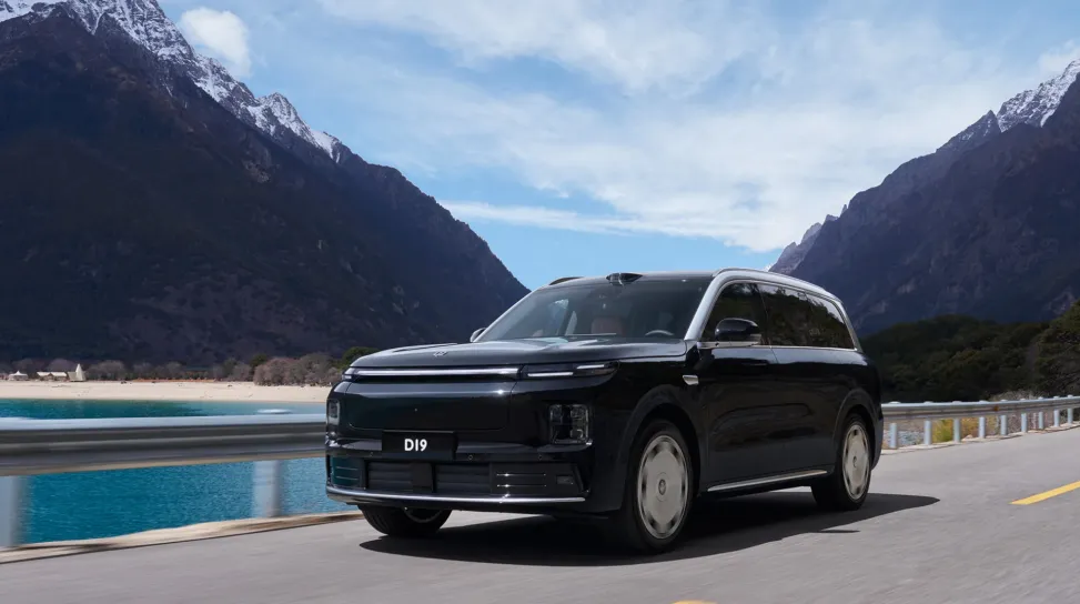 Leapmotor D19: il maxi SUV elettrico e REEV da oltre 700 CV